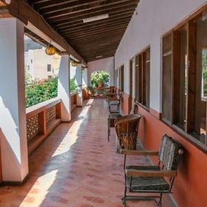 Hotel Y Restaurant Embajadoras